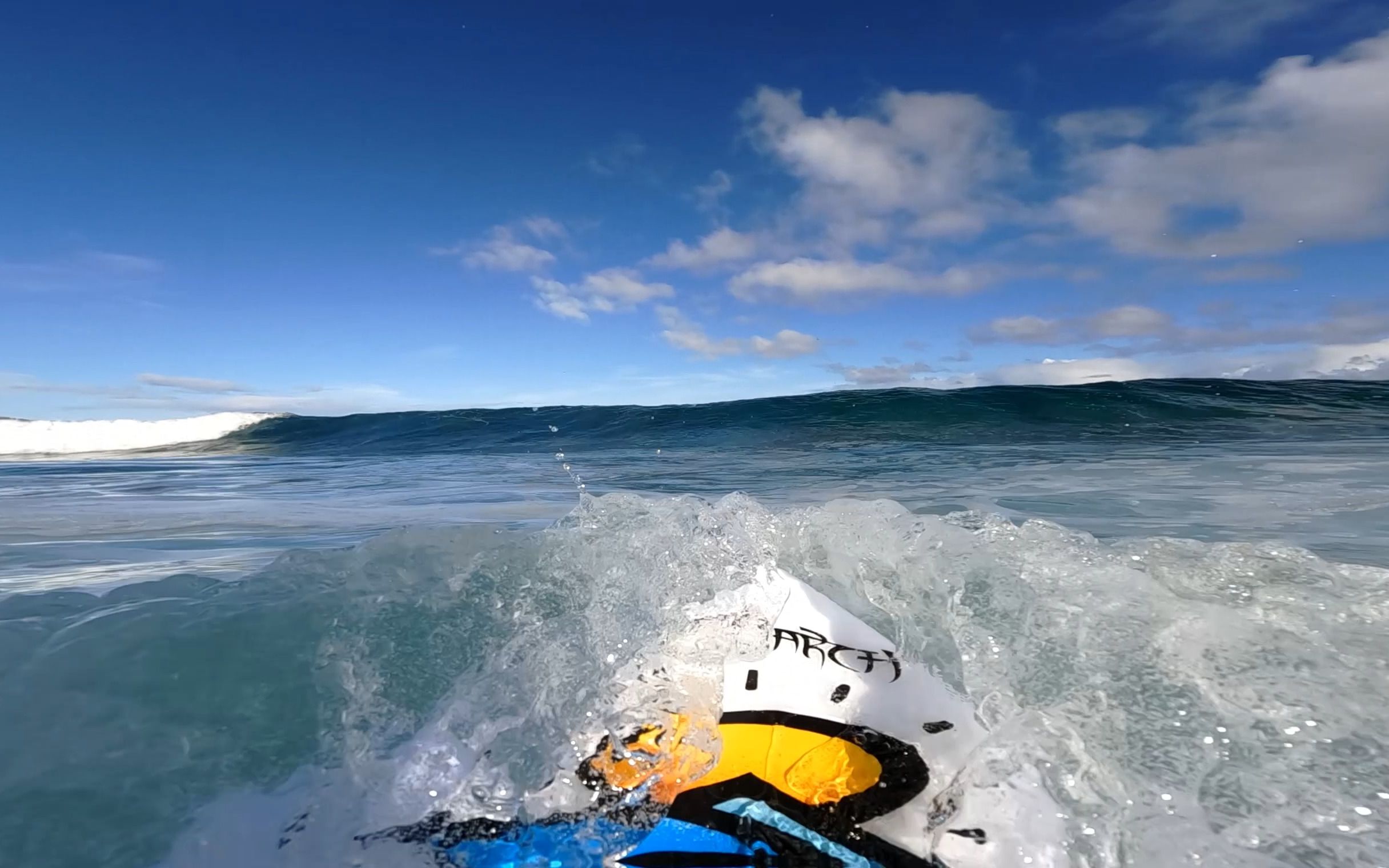 gopro运动员: 跟随专业冲浪手mason ho 冲一场休闲浪吧～gopro hero10