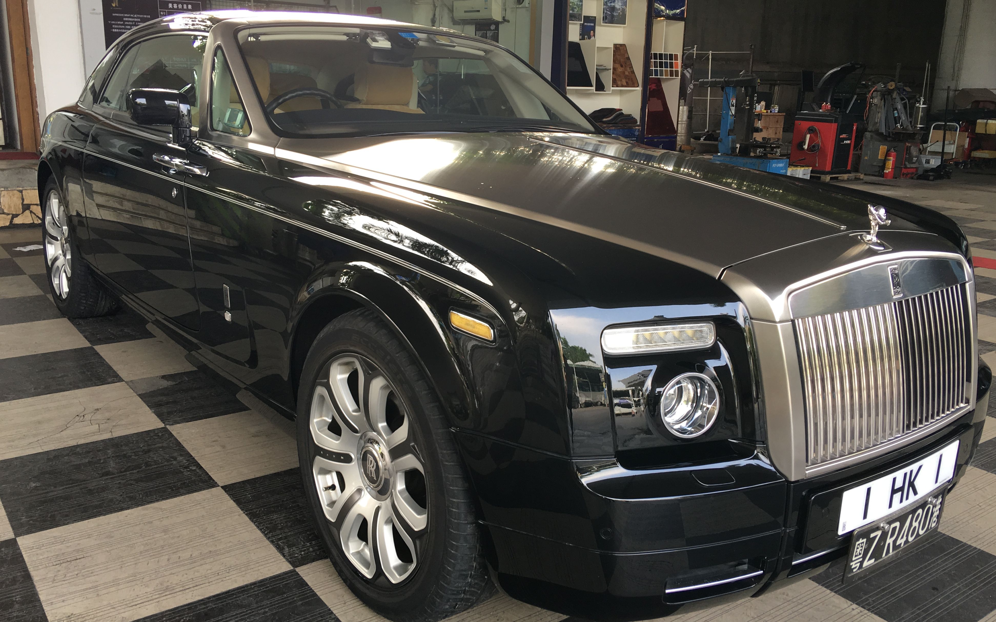 【广州街拍】黑色劳斯莱斯幻影双门硬顶奢华级gt--rolls-royce