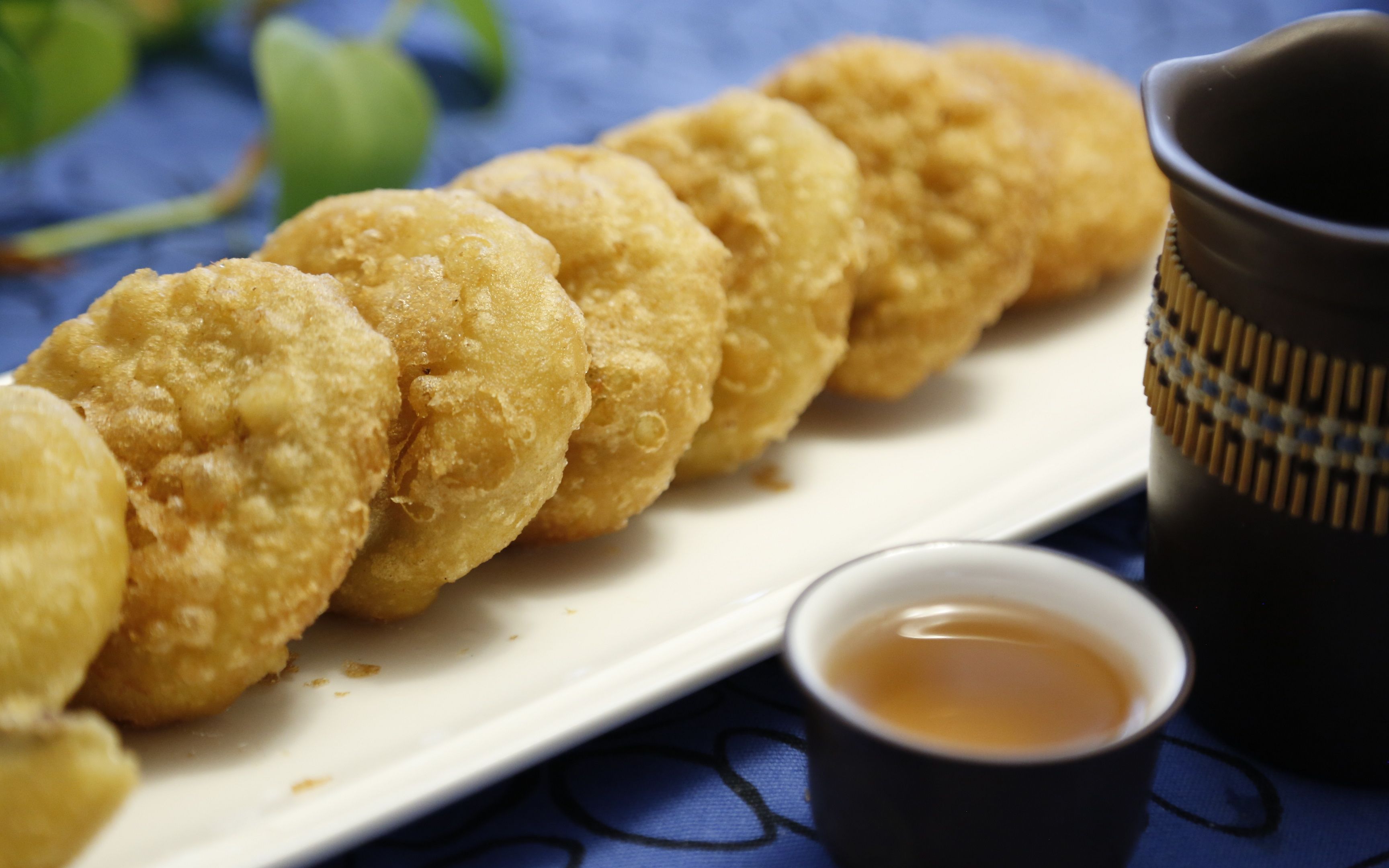 黄米油炸糕 - 传统红豆馅 & 新派奶黄馅