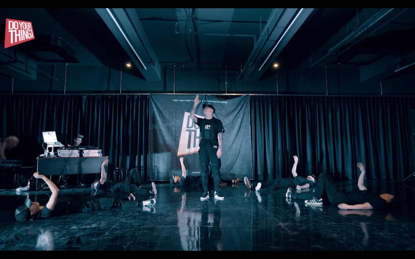 你们在找的张艺兴的老师,亚洲首位krump世界冠军trix带领的crew表演