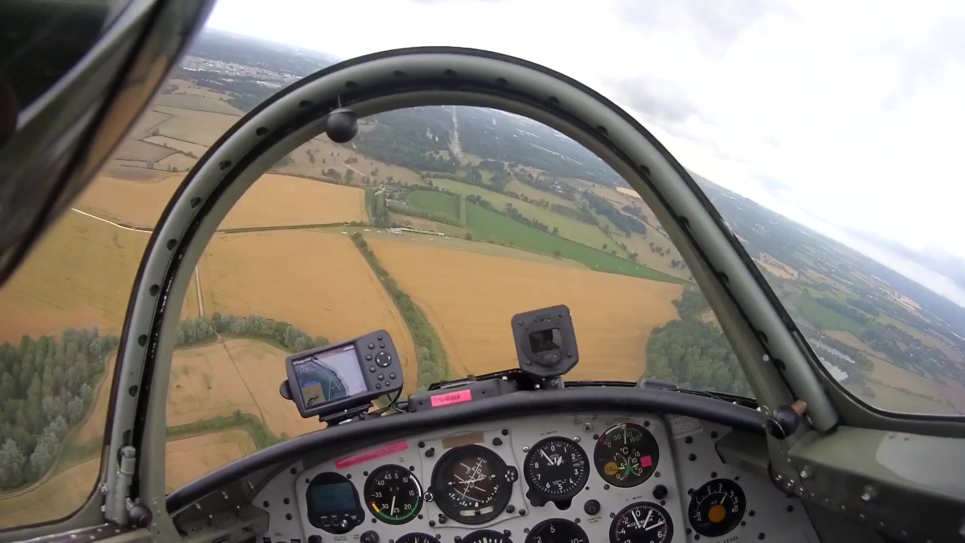 cj-6a full display 在英国brimpton上空开着初教六绕圈圈(座舱视角)