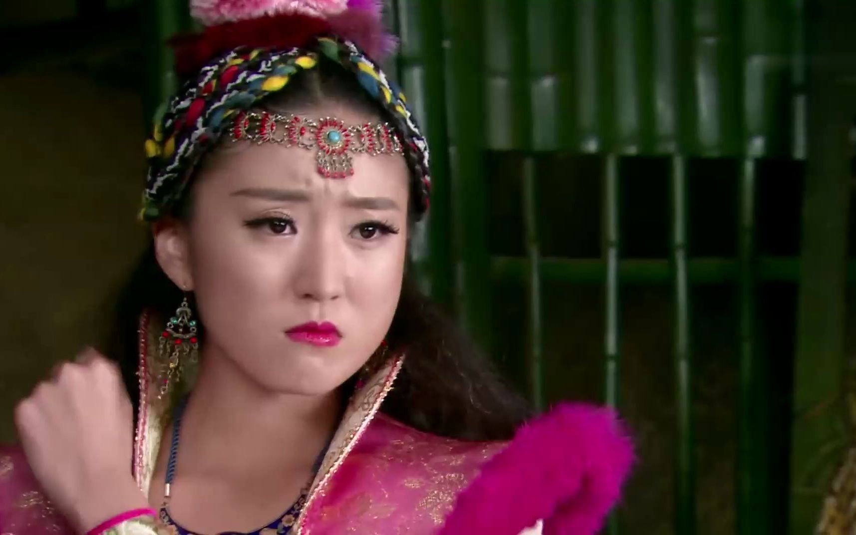 少林寺传奇藏经阁:格尔乐要出去找吃的就把小泽和心同锁在一起了