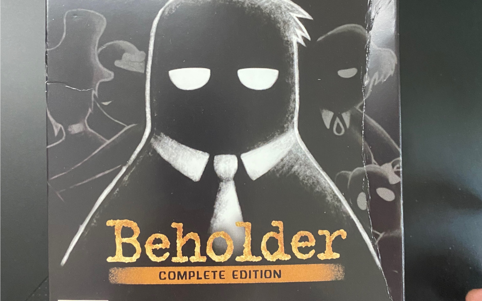 黑暗风游戏《beholder》典藏版开箱,反乌托邦佳作
