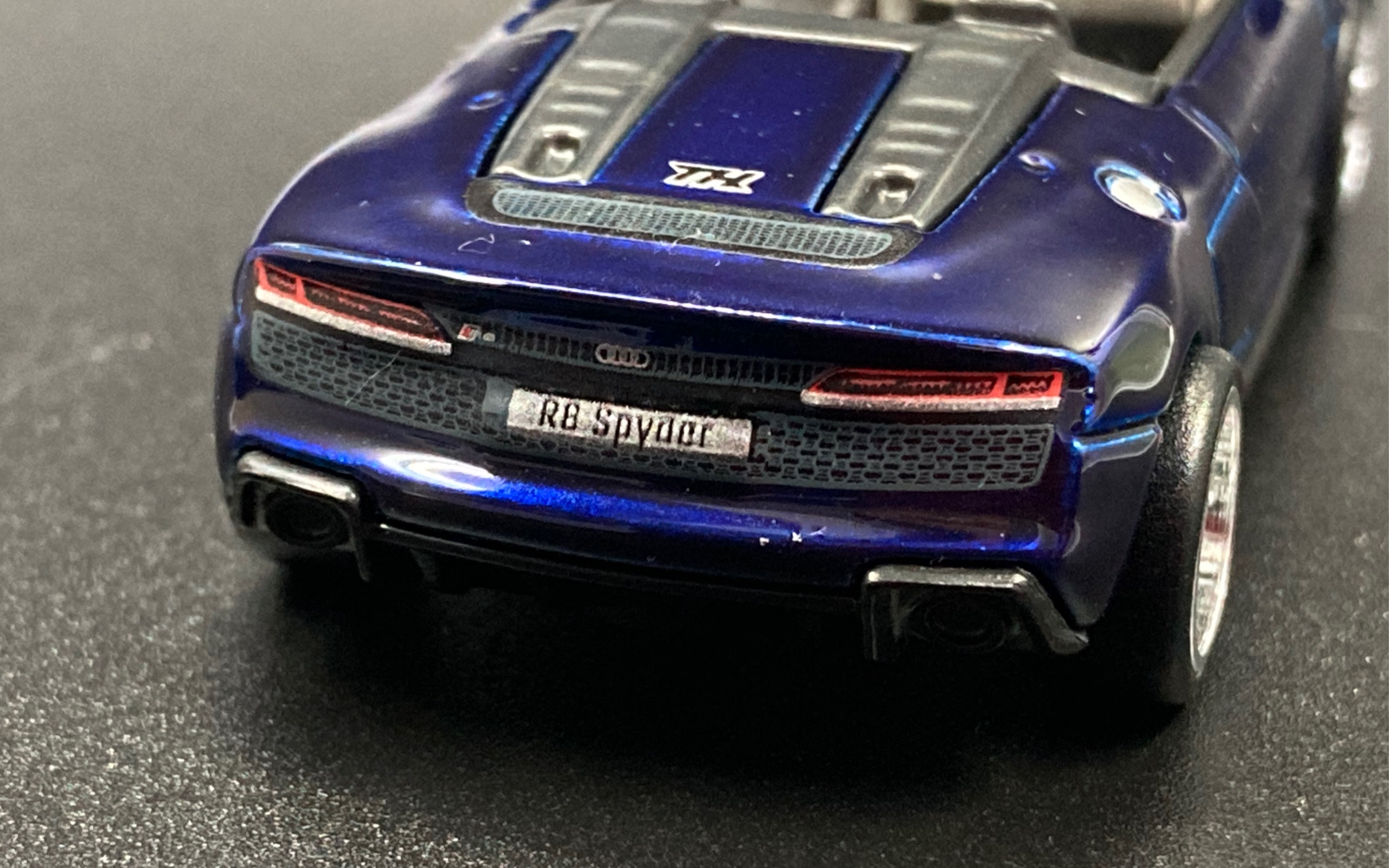 节操印刷新高度——风火轮2021年m批次超宝奥迪2019款r8spyder提前