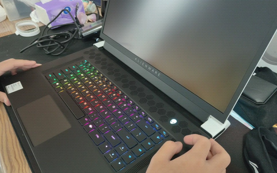 国行外星人x17r1开箱即翻车_哔哩哔哩_bilibili