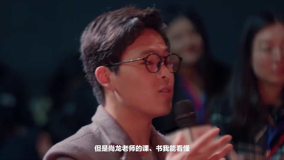 李尚龙,青年作家.《青春励志馆》常驻作者