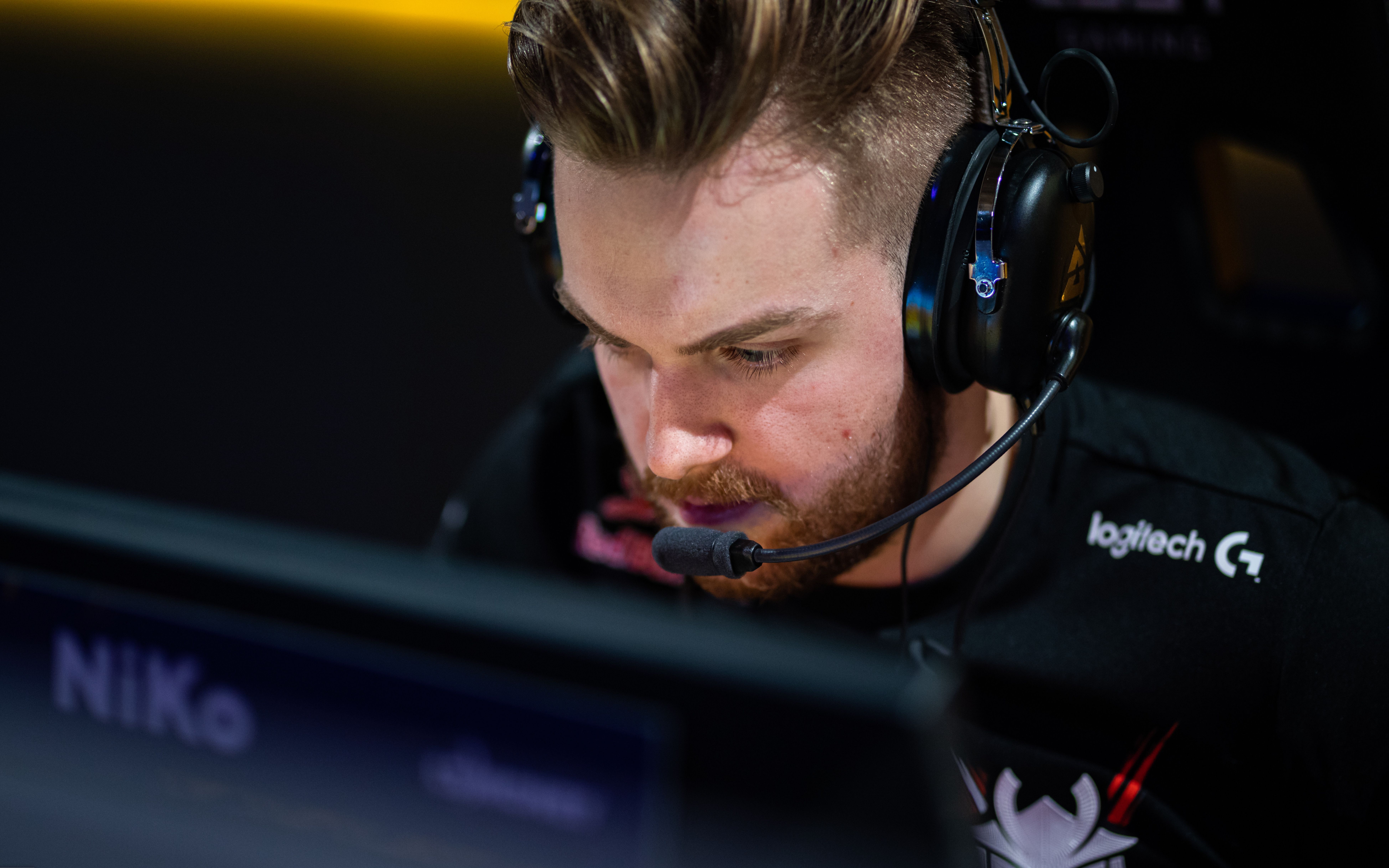 【 niko比赛第一人称视角】nikomirage的超人!步枪的!神沙鹰的王!