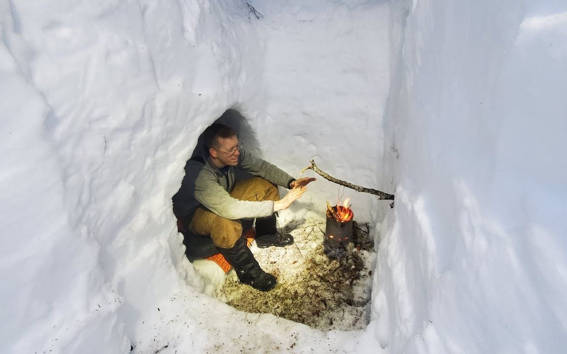 牛人真是扛冻,挖建冰窟搭建热帐篷,带着一家老小在-20°的雪地极限野营-别利切夫在极地-别利切夫在极地-哔哩哔哩视频