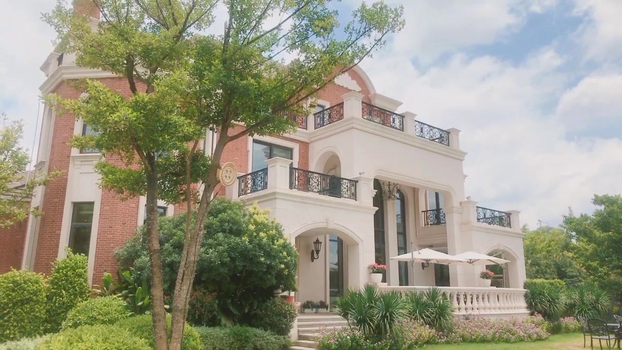 楼妹探楼vlog | 南宁极其稀有的滨江纯别墅区长这样!