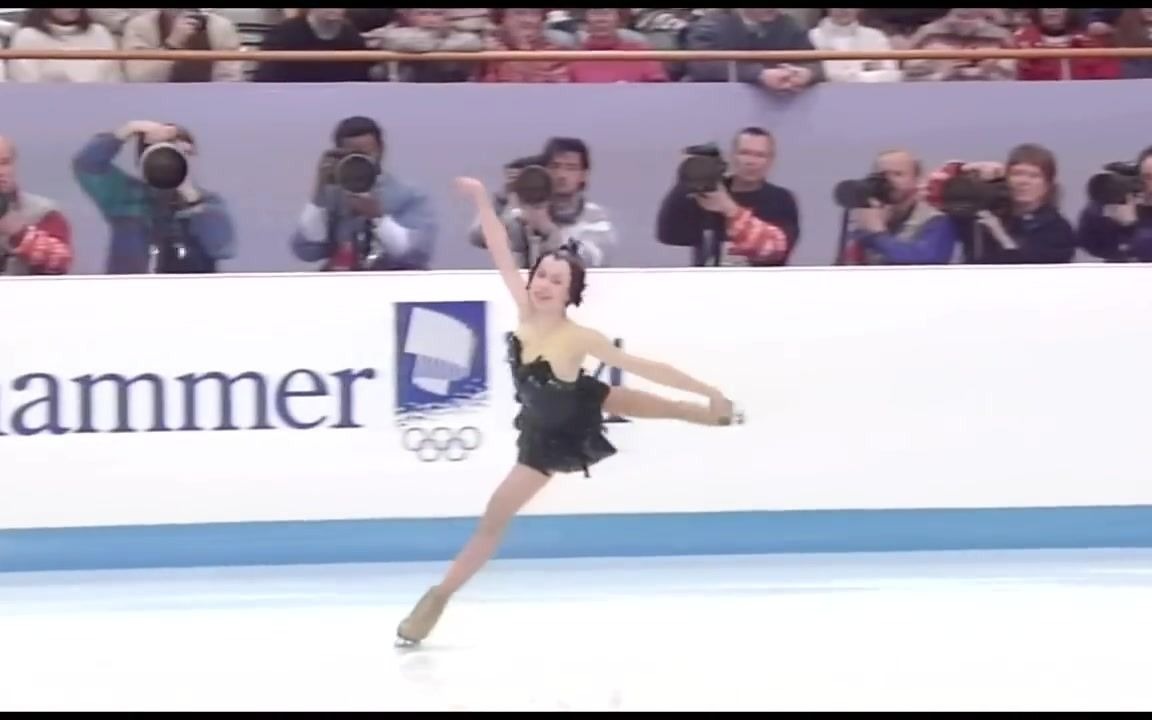 [图][HD] Oksana Baiul - 1994 Lillehammer Olympic - Technical Program - The Swan Lake