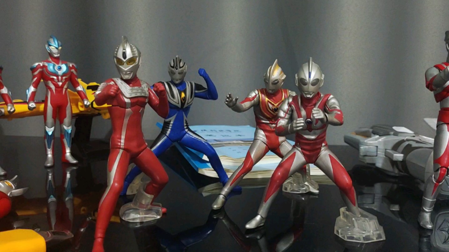 四只奥特曼发光扭蛋 打包139包邮出 日版奈欧斯赛文21国代盖亚v1阿古