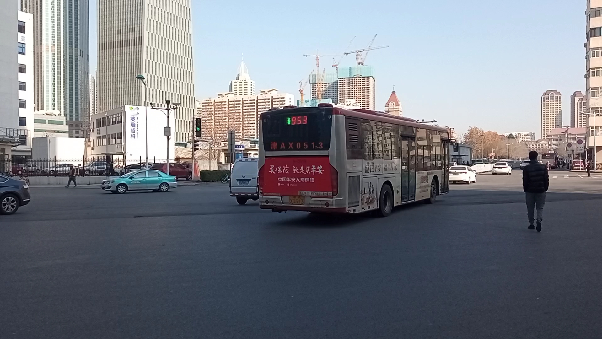 天津公交953路lck6105chev开往天津站方向