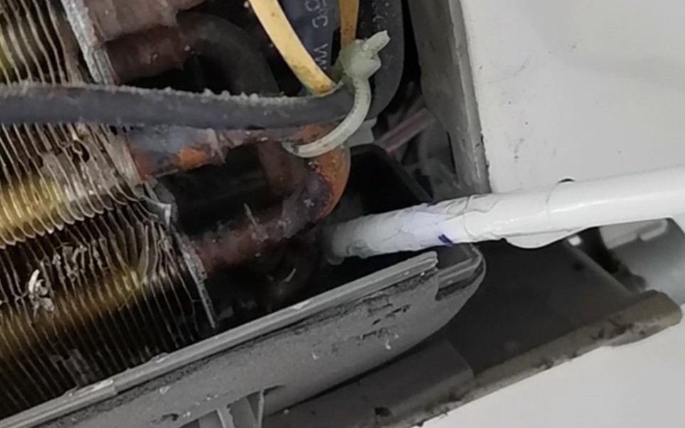 空调室内机漏水了,懒得联系售后,自己动手搞搞!