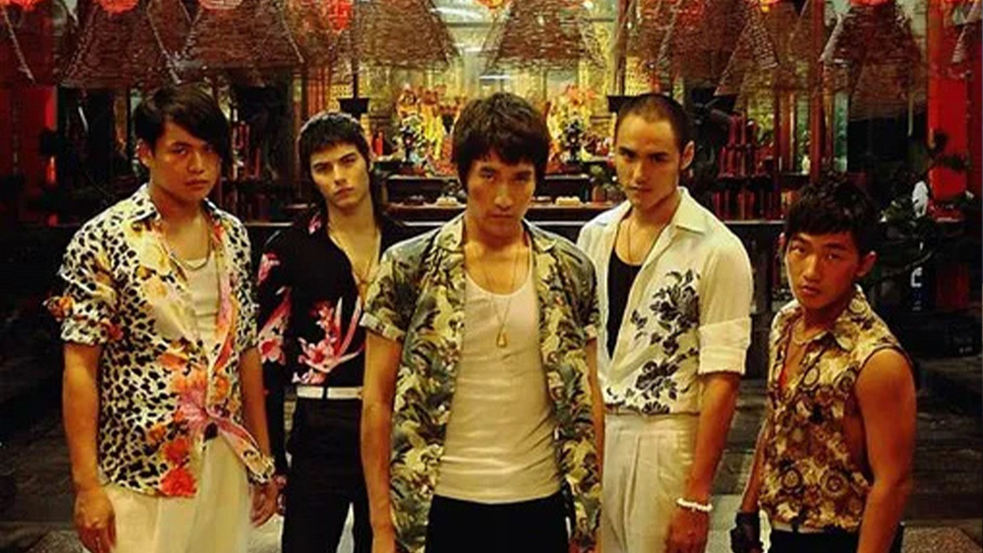 艋舺太子帮时隔十年重聚,还原当年合影造型,不同处境令人唏嘘