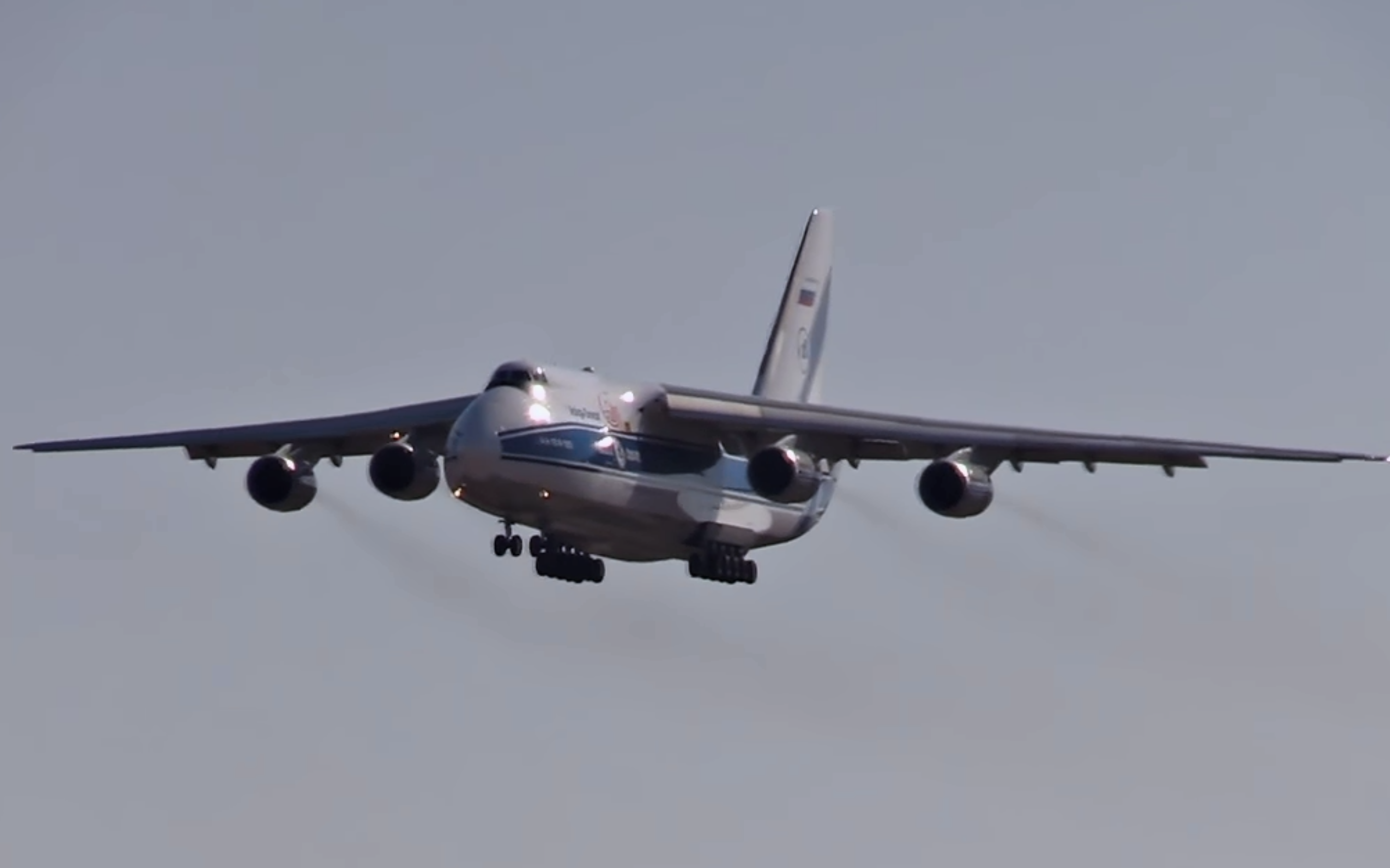 安东诺夫 an-124型运输机 降落滑行雅典机场