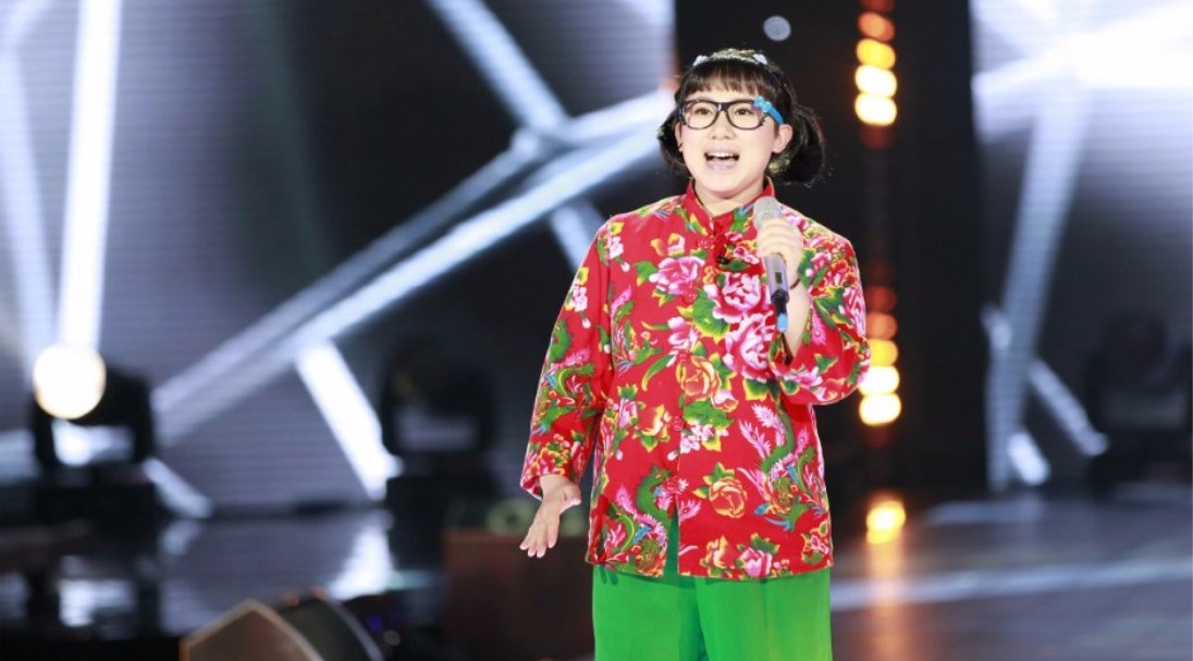 新生代喜剧明星,著名二人转女演员,丫蛋气质出众变少女?