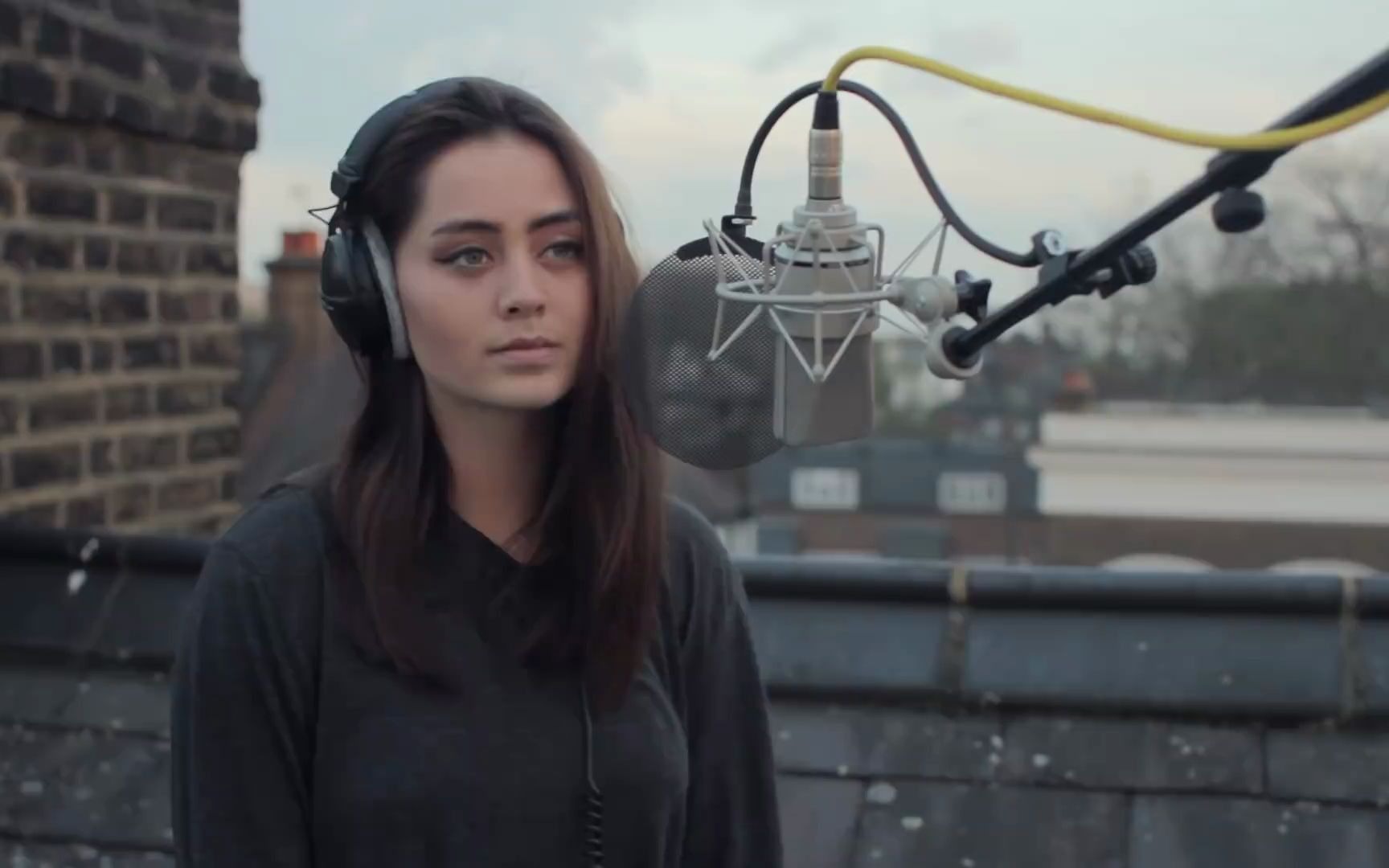 [图]Avicii - Lonely Together ft. Rita Ora (cover by Jasmine Thompson)