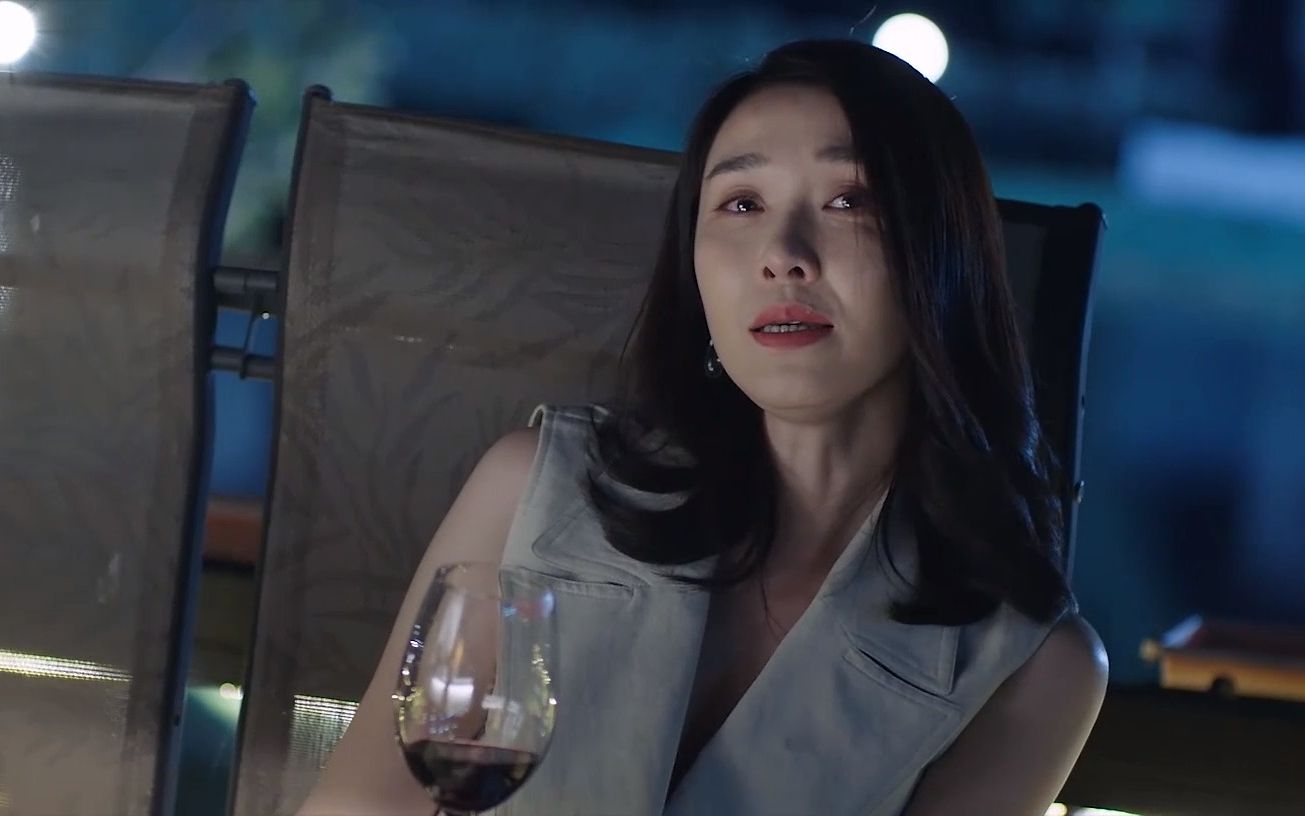 卧底警花:三姐请小瑞,这样冷酷无情的毒枭,也有女人柔弱的一面