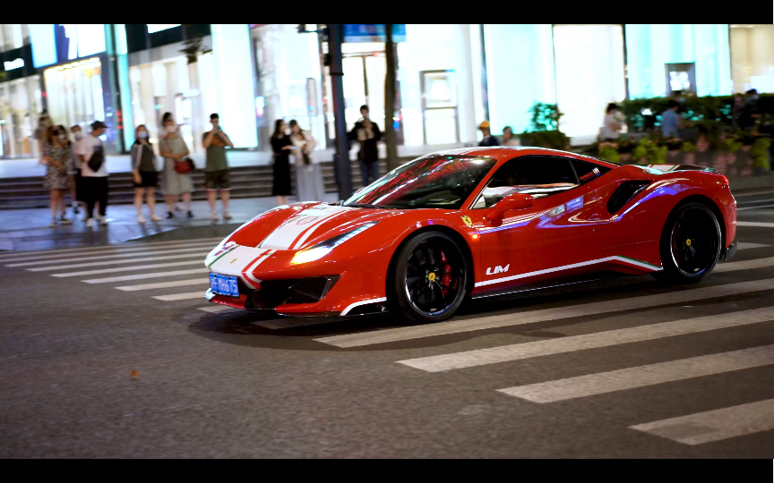 上海街拍 王思聪卖掉的劳斯莱斯 还有越野版911出街