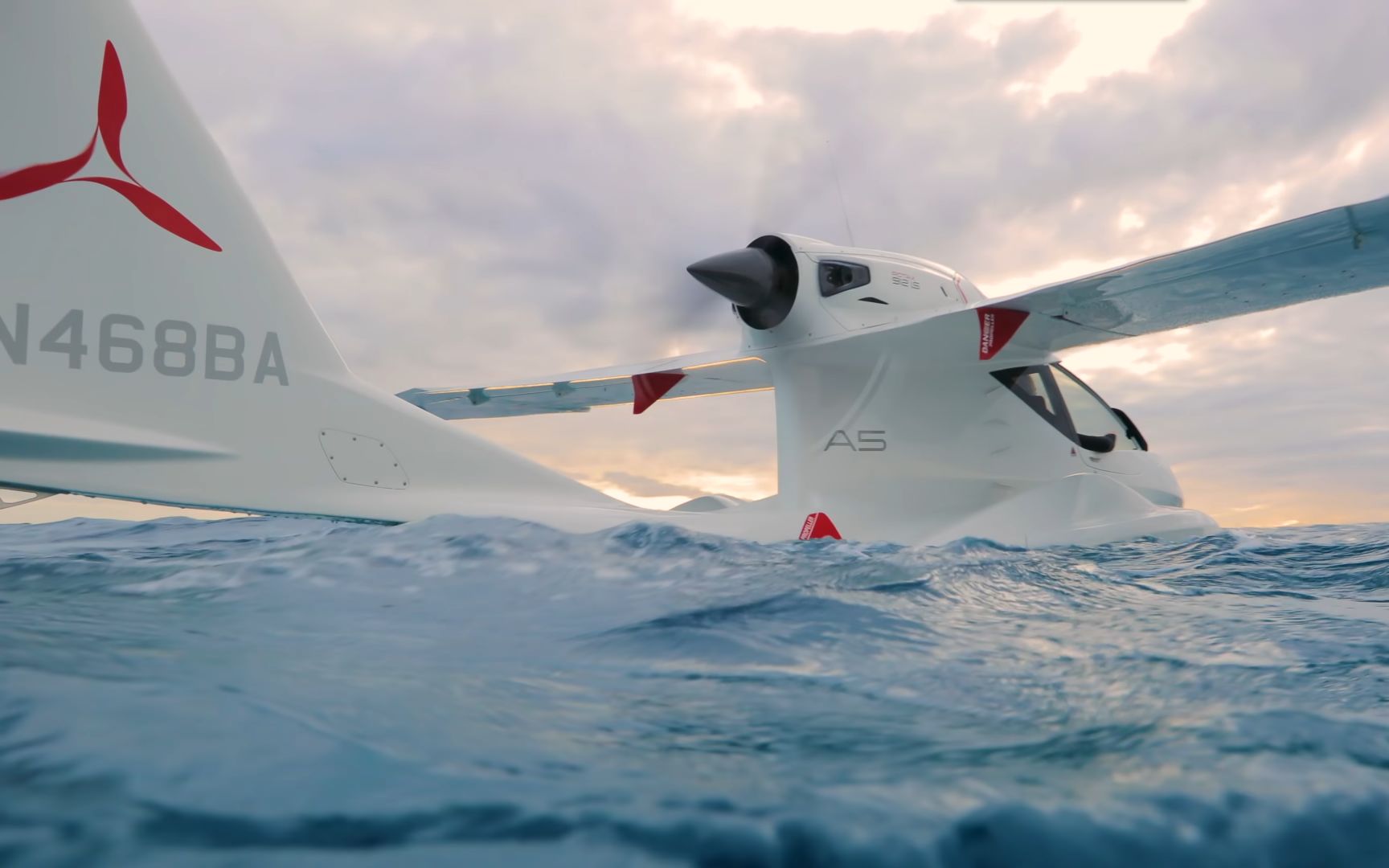 icon a5双人水上小飞机 年轻人的最佳选择