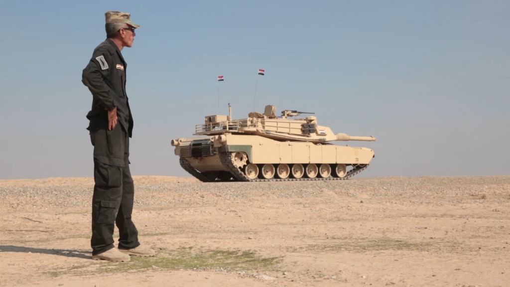 伊拉克政府军m1坦克实弹射击