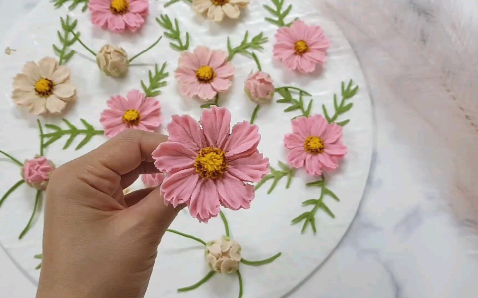 [图]【Beautiful Flower】花朵非洲菊裱花技巧教程‖Cosmos Piping Sedimentary Flower