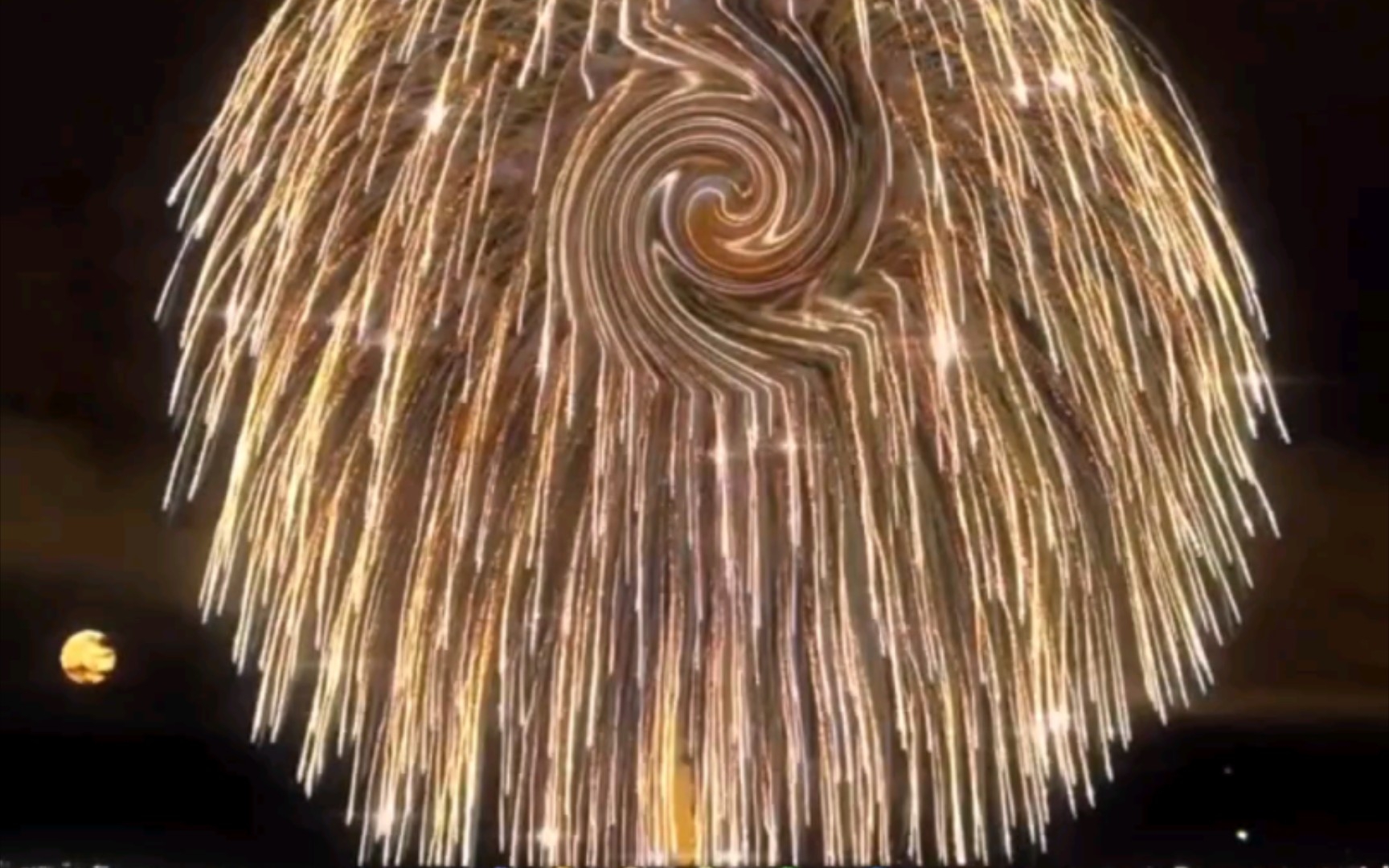 许个愿吧!这么浪漫的光轨烟花 分享给你 !