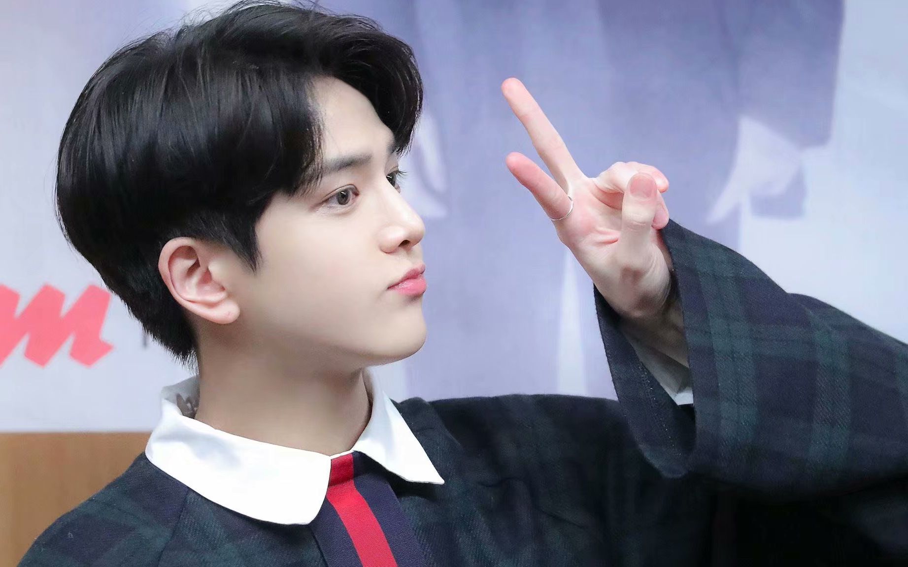 【金泳勋】出道前团综花美男小吃店cut 01_哔哩哔哩 (゜-゜)つロ 干杯