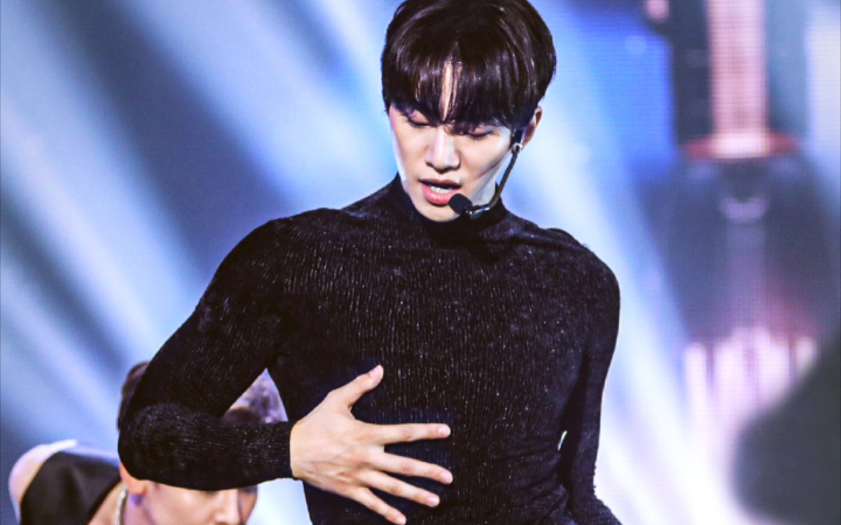 【李俊昊 junho】在舞台上燃烧自己7815