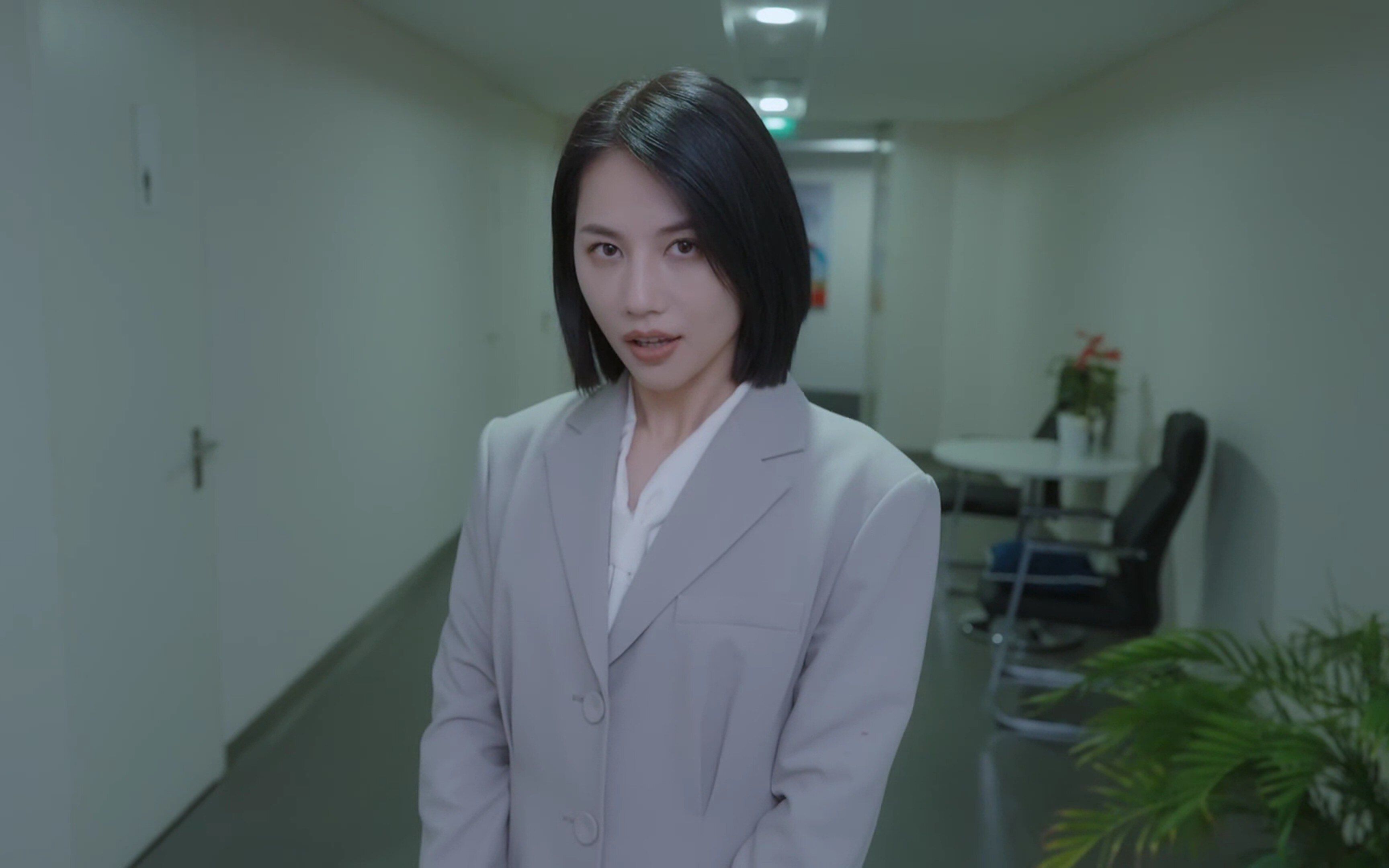 大学生玩【完蛋我被女友包围了】霸道钟甄!