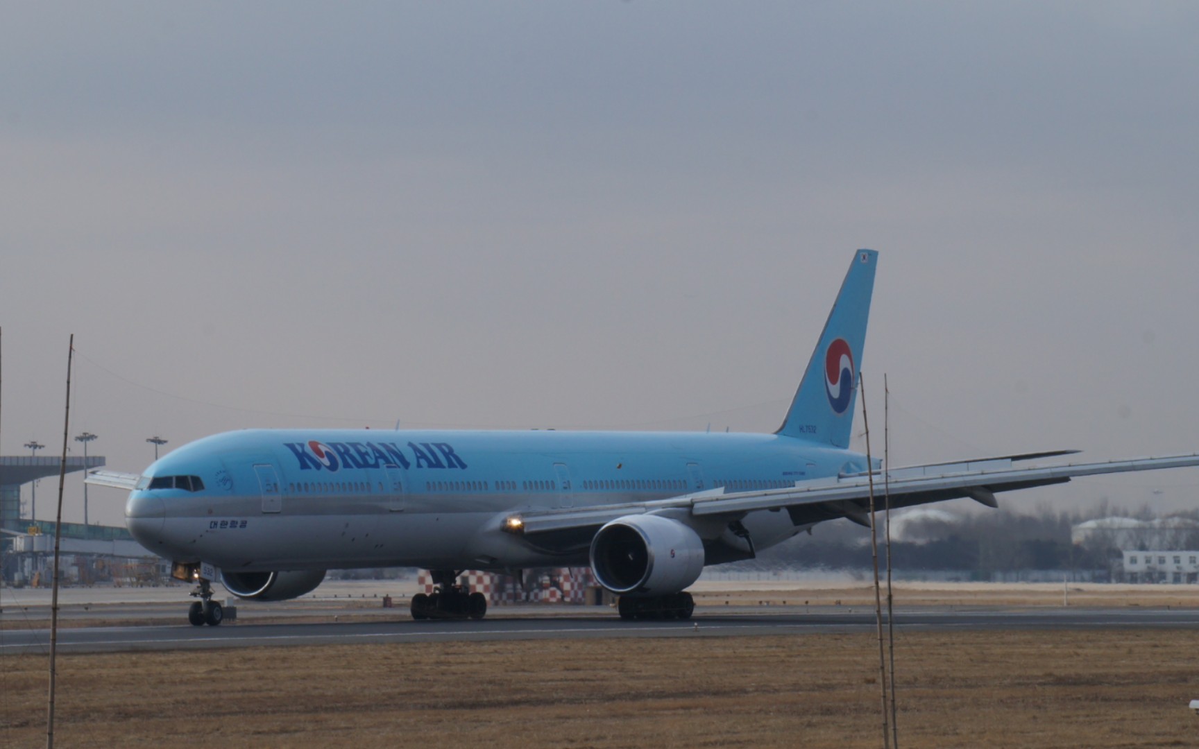 [拍机]大韩航空773于沈阳桃仙国际机场起降