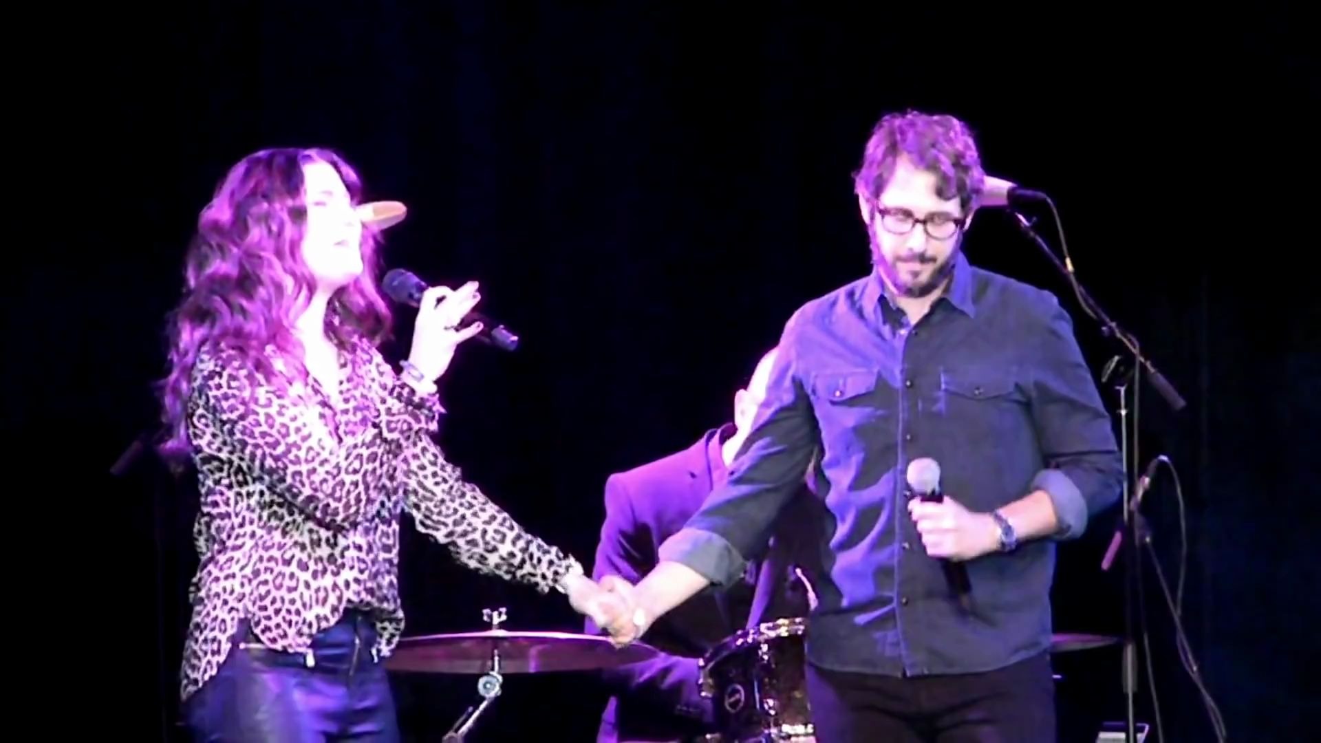 [图]Idina Menzel and Josh Groban - Up Where We Belong