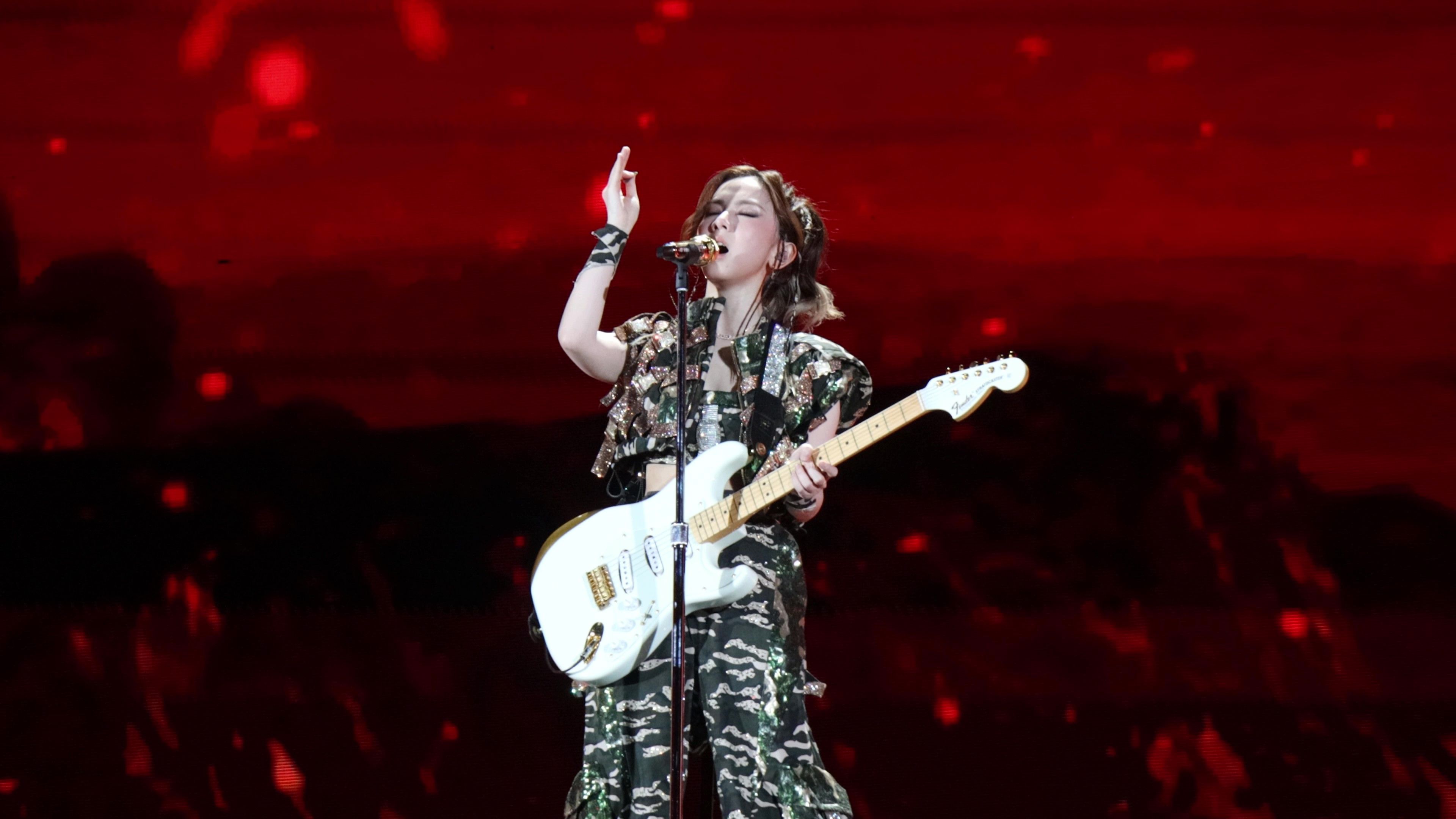 hell 邓紫棋现场吉他弹唱