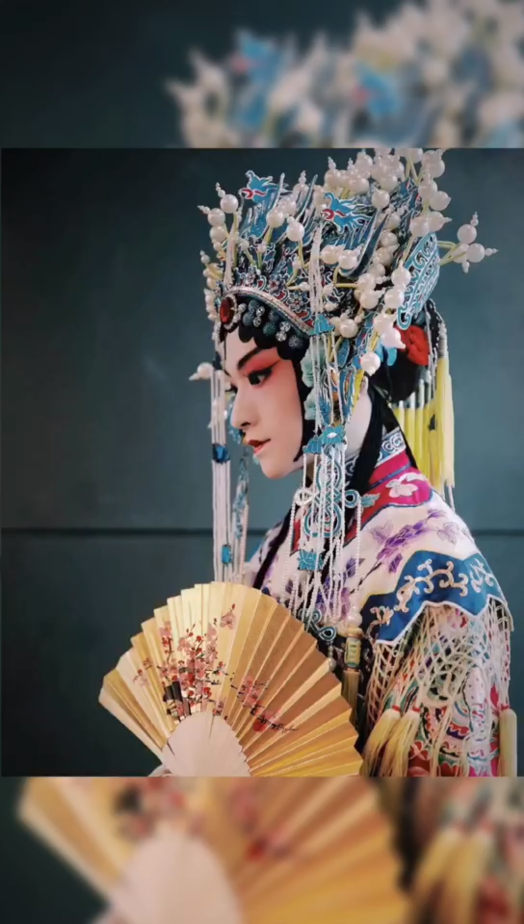 刘宇在海外晒京剧造型,不愧是我的one_哔哩哔哩 (゜-゜)つロ 干杯