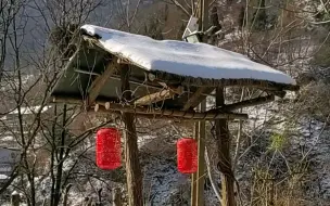 下载视频: 蓝天白云下的终南山小院