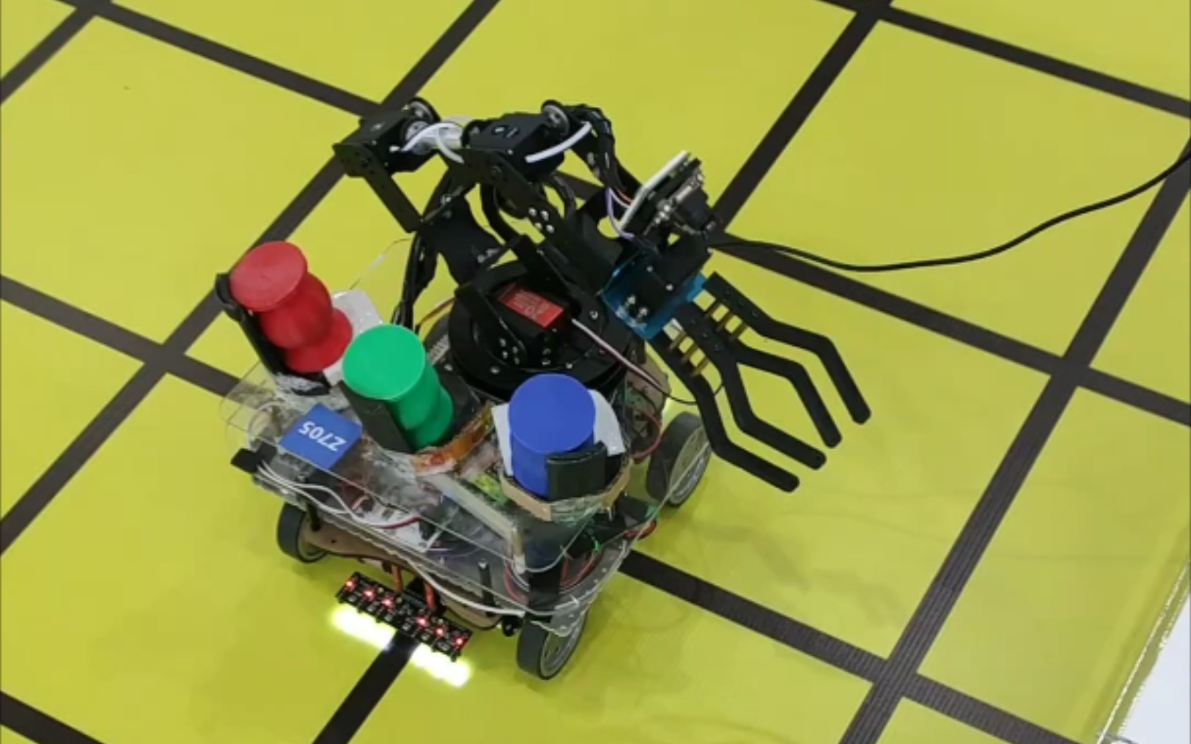 工程训练赛现场调试片段(智能搬运小车)