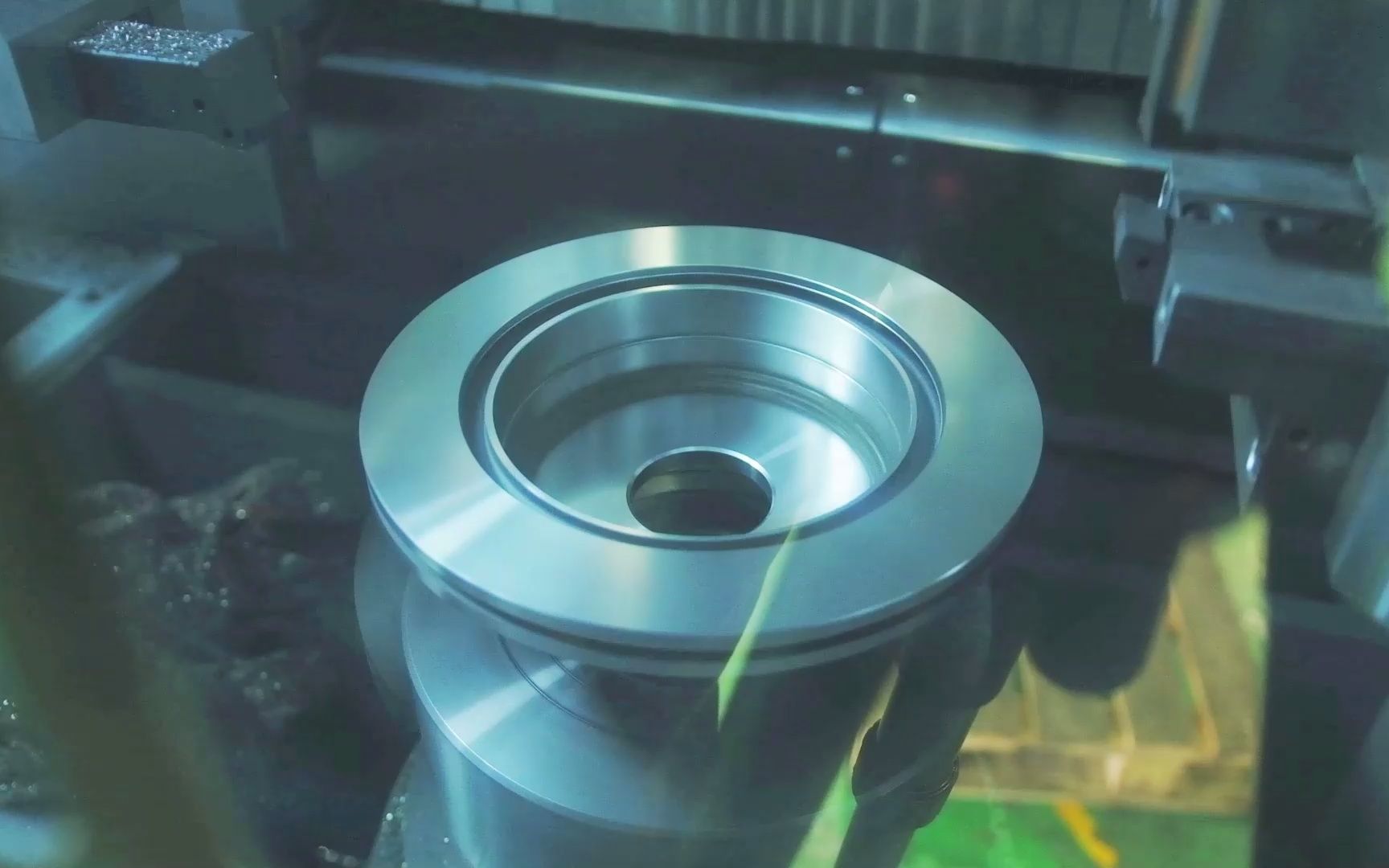 [图]LYV-SD500 CNC double-column brake disc vertical lathe machining case video