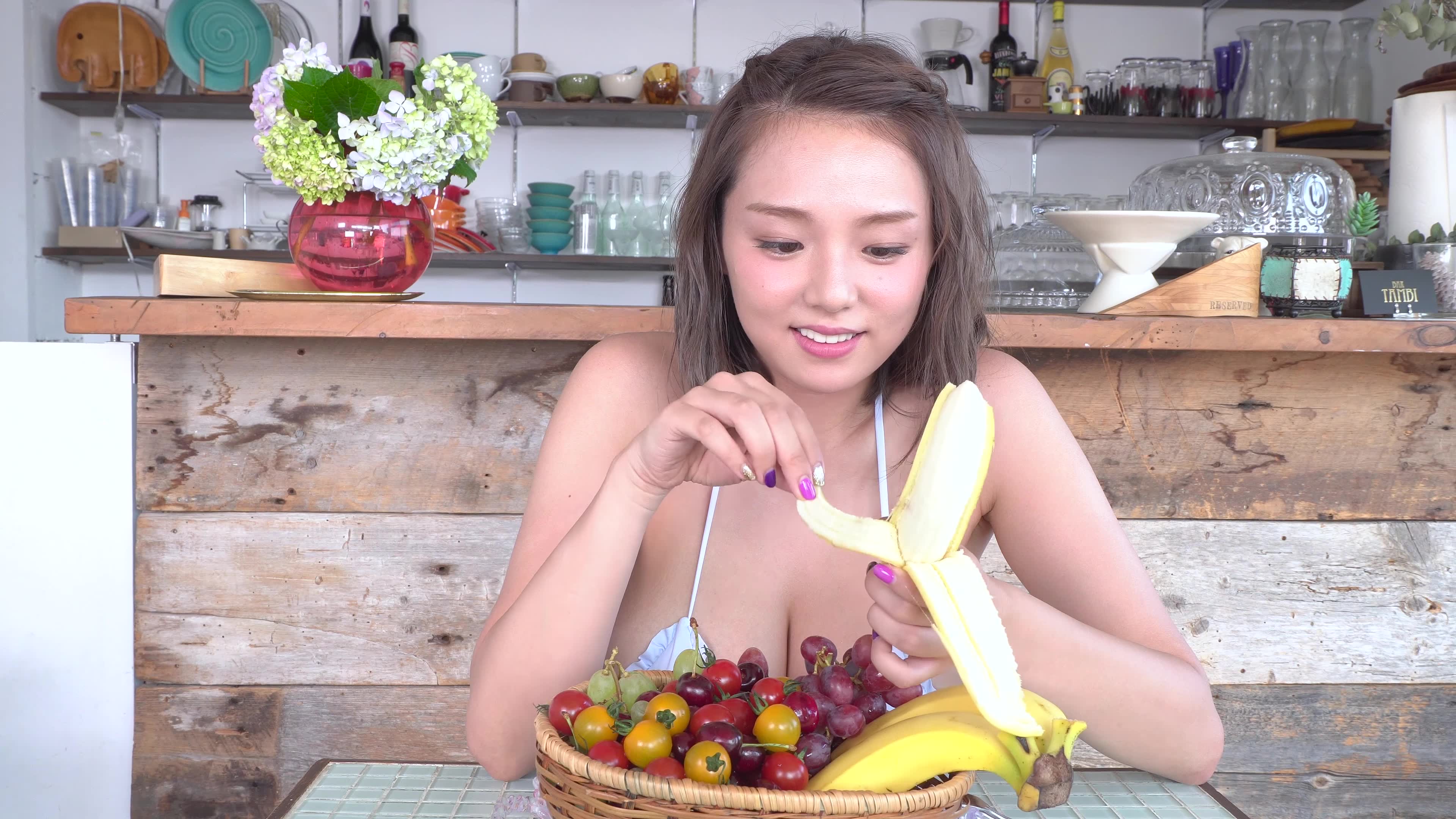 【筱崎爱】ShinozakiAi eating a fruit!!哔哩哔哩bilibili