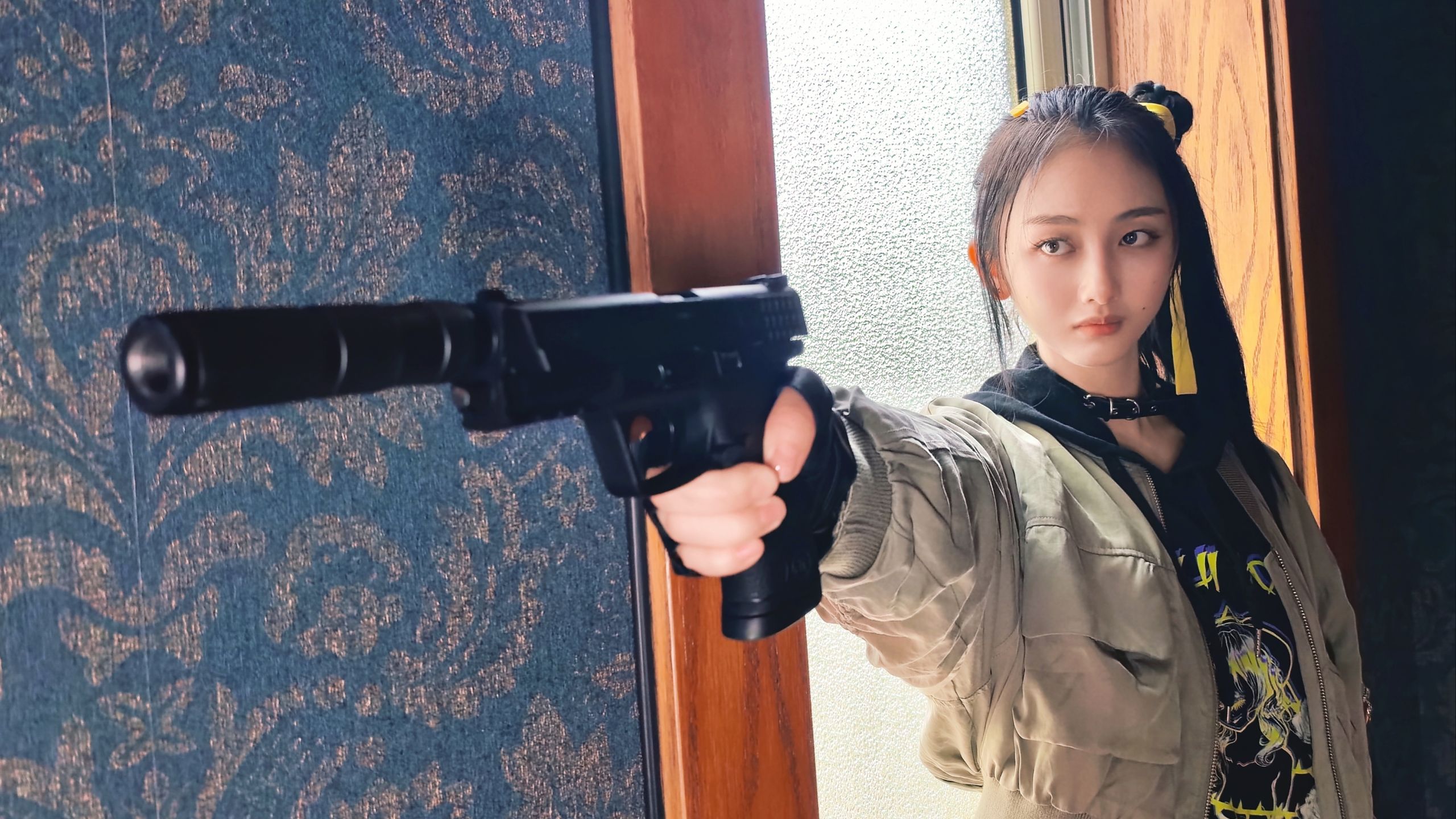 【长篇连载】持枪的少女-第1集-神秘女杀手登场