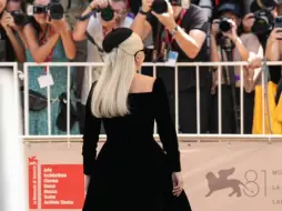 Скачать видео: 【LadyGaga】一分钟告诉你今年嘎迷吃的有多好