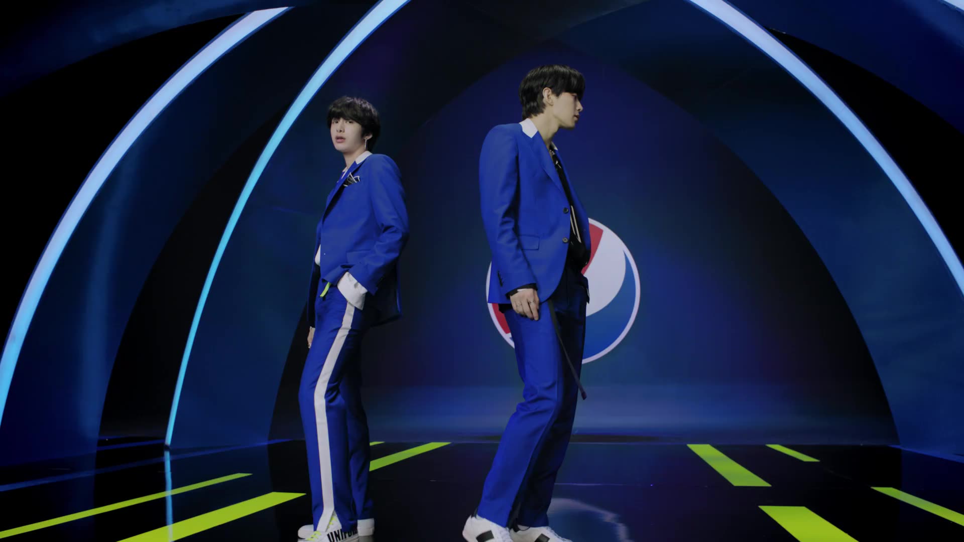 [图]190718 [Performance MV] 弘彬 (HONGBIN) X 亨源 (HYUNGWON) - COOL LOVE (Prod. dress)