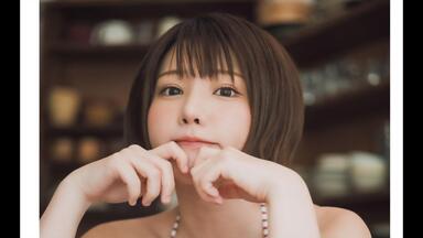 発売前重版決定！#えなこ ちゃん最新写真集『エピローグ』から