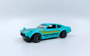 下载视频: 一分钟玩具开盒-风火轮普卡23C福特CUSTOM FORD MAVERICK开盒把玩评测