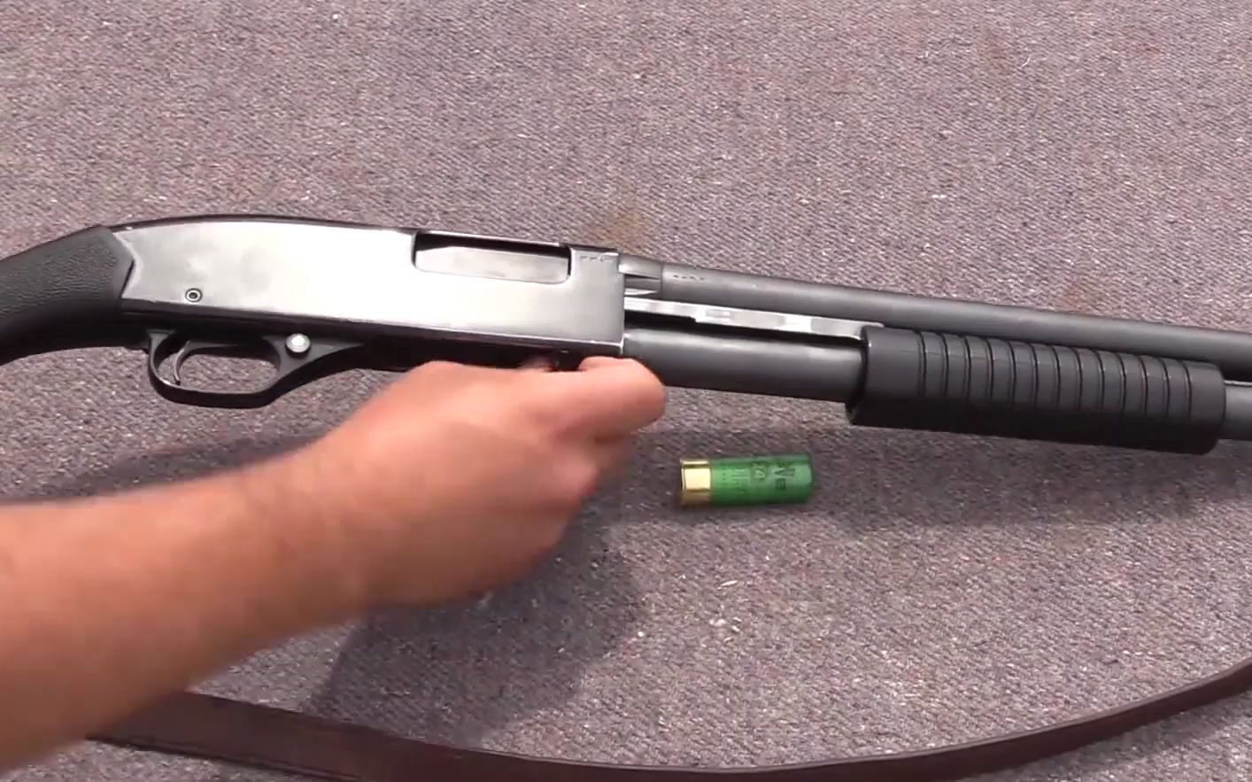 温彻斯特防卫者1300式,12号口径霰弹枪,近距离作战它就是神_哔哩哔哩