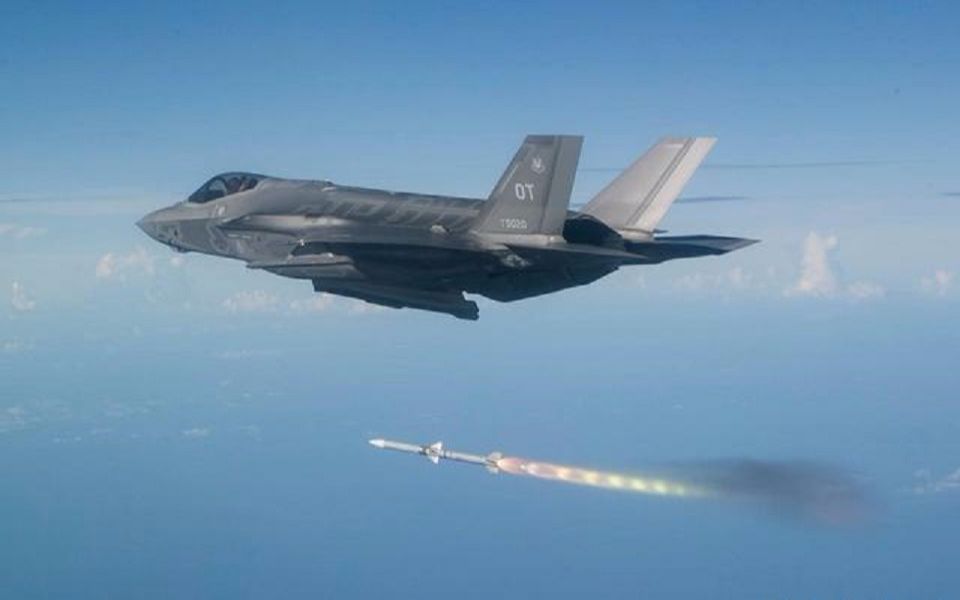 接近 真实的 f35 发射 导弹尾焰_哔哩哔哩bilibili_战地2