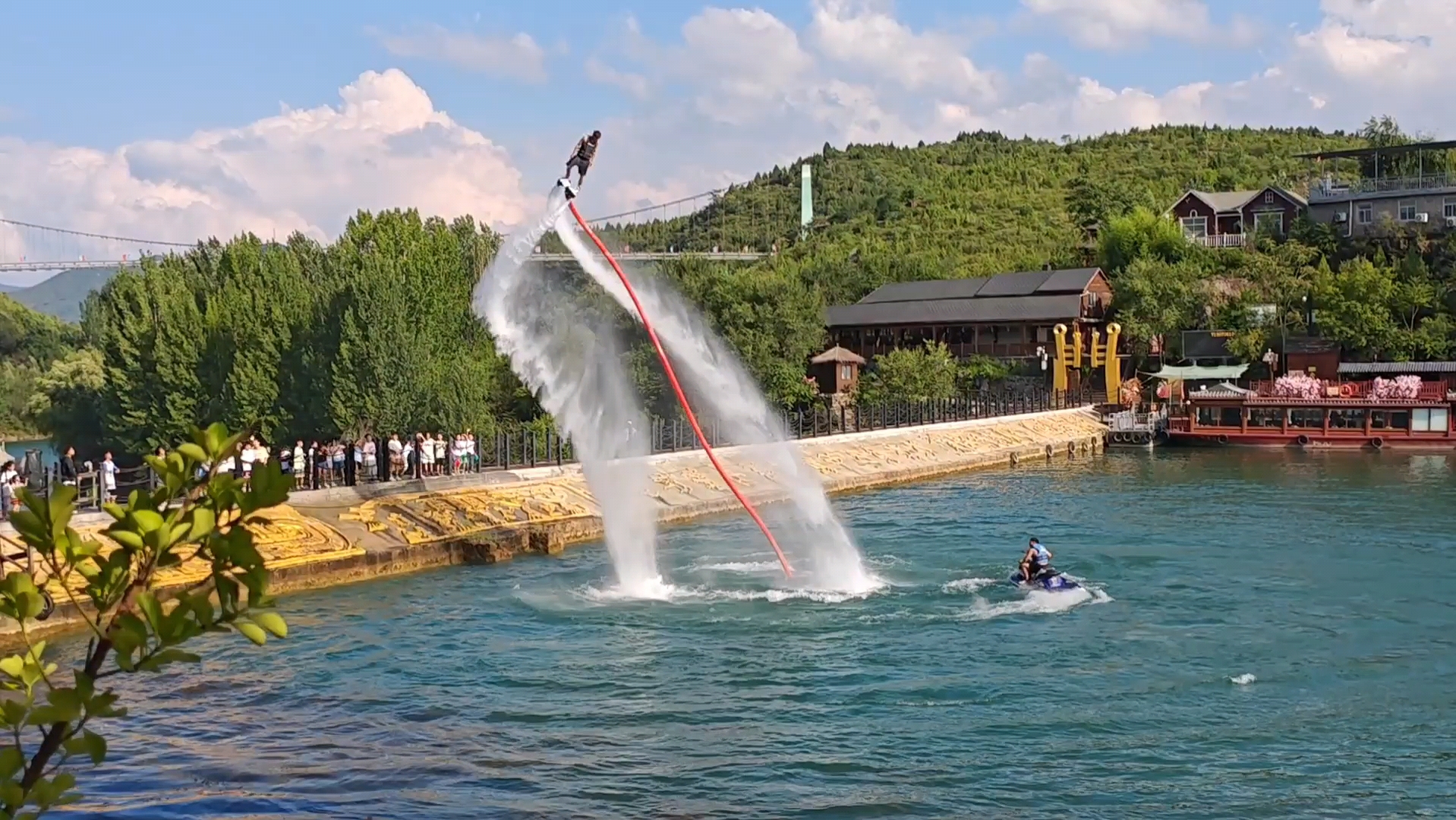 水上空中飞人