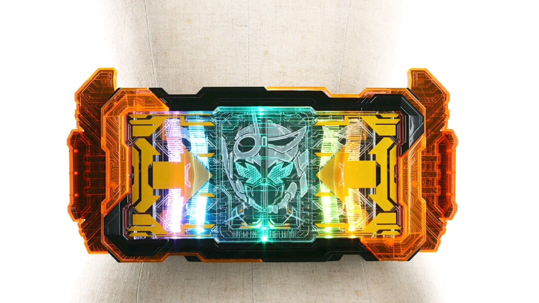 假面骑士歌查德 dx变身腰带和武器 展示图!