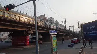 【中国铁路】K286次通过小王庄铁路桥。