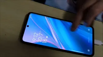 Скачать видео: 红米note14pro+首发翻车卡死