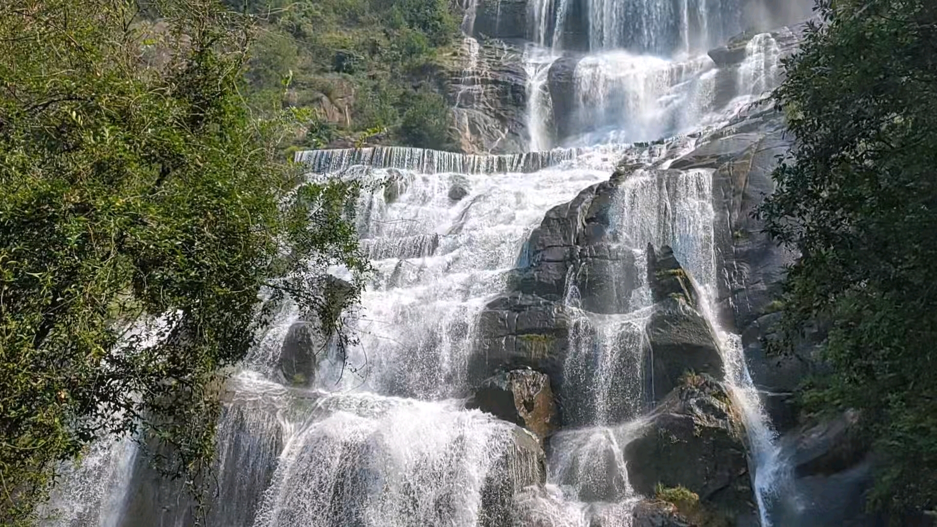 夏天去爬天台山 看瀑布